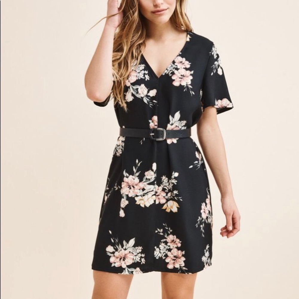 DYNAMITE FLUTTER SLEEVE T-SHIRT DRESS